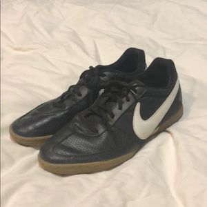 Nike indoor soccer shoes (Men’s 9.5)